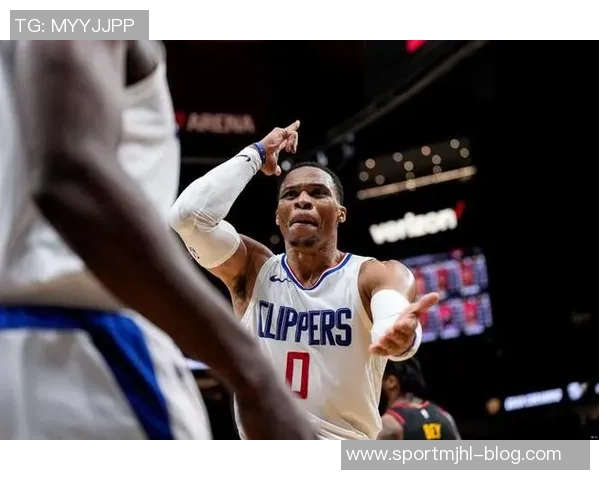 艾弗森盛赞威少全力以赴称其最像自己展现拼搏精神